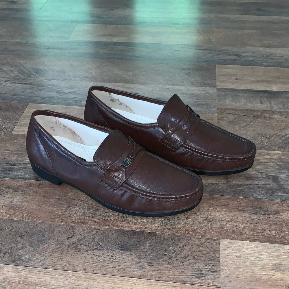 Deer Stags brown genuine leather loafers dress shoes size 10M